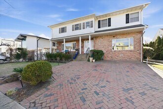 1495 Bay Blvd in Atlantic Beach, NY - Building Photo - Building Photo