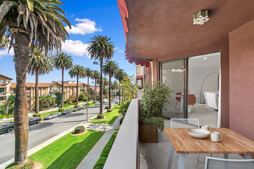 1745 Camino Palmero St in Los Angeles, CA - Building Photo
