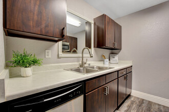 Napoli Apartments in Las Vegas, NV - Building Photo - Building Photo