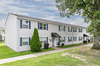Waverly at Oyster Point in Newport News, VA - Foto de edificio - Building Photo