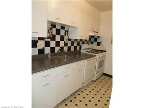 30 Woodland St in Hartford, CT - Building Photo - Building Photo