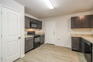 3512 Cub Dr in Conroe, TX - Building Photo