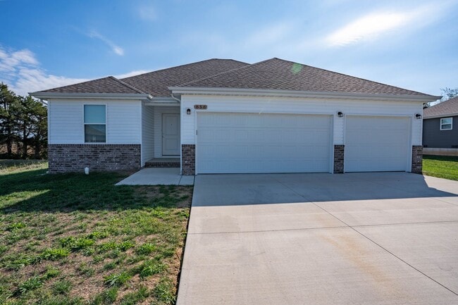 property at 856 Navajo St