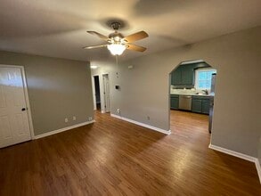 8 Barnes Dr in Belmont, NC - Building Photo - Building Photo