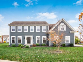 2478 Silver Hill St in Lewis Center, OH - Foto de edificio - Building Photo