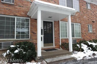 630 Ann St in Birmingham, MI - Building Photo