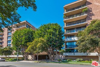 211 S Spalding Dr in Beverly Hills, CA - Building Photo - Building Photo