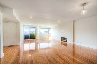 18 N Venice Blvd, Unit D in Venice, CA - Foto de edificio - Building Photo