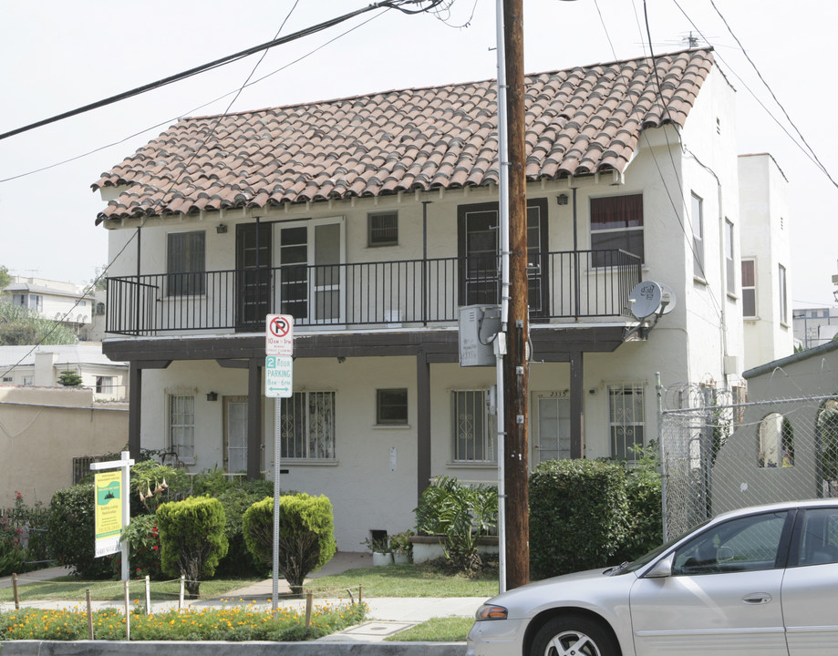 2335 Miramar St in Los Angeles, CA - Foto de edificio