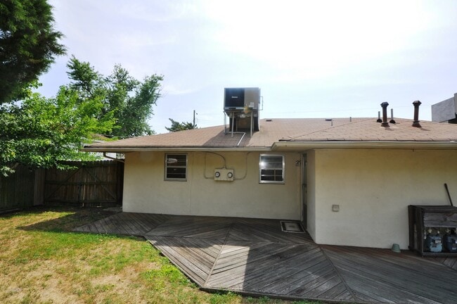 2 McDonald Rd in Hampton, VA - Building Photo - Building Photo