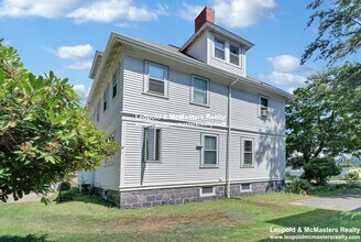 288 Pleasant St, Unit 1 in Winthrop, MA - Foto de edificio - Building Photo
