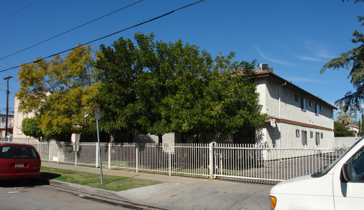 11941 Runnymede St in North Hollywood, CA - Building Photo