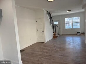 1811 E Airdrie St in Philadelphia, PA - Building Photo - Building Photo