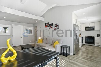 10 27th Ave in Los Angeles, CA - Building Photo - Building Photo