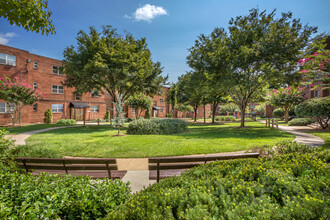 Goodacre & Pine Ridge Apartments in Silver Spring, MD - Building Photo - Building Photo