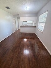 1802 Oaklawn St in Sugar Land, TX - Foto de edificio - Building Photo