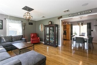 14 Alexander Dr in Brookfield, CT - Building Photo - Building Photo