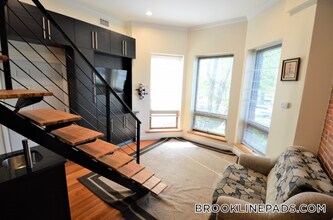 1689 Beacon St in Brookline, MA - Building Photo - Building Photo