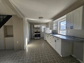 370 Bruce Ave in Stratford, CT - Foto de edificio - Building Photo