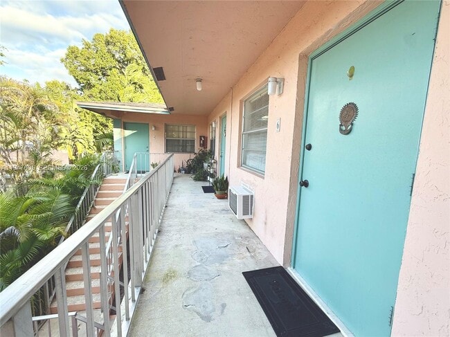 10 SE 9th Ave in Fort Lauderdale, FL - Building Photo - Building Photo