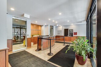 6030 N Sheridan Rd in Chicago, IL - Building Photo - Building Photo