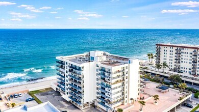 3460 S Ocean Blvd, Unit 615 in Palm Beach, FL - Foto de edificio - Building Photo
