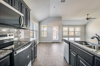 3206 Cumby Dr in Royse City, TX - Building Photo - Building Photo