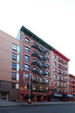 174 Mulberry St in New York, NY - Building Photo - Building Photo