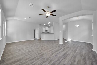 17620 Cedar Crst Dr in Conroe, TX - Building Photo - Building Photo