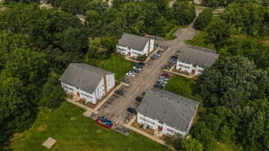 Grande Pointe in Grand Blanc, MI - Building Photo - Building Photo