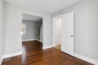 7622 Newport Ave in Norfolk, VA - Building Photo - Building Photo