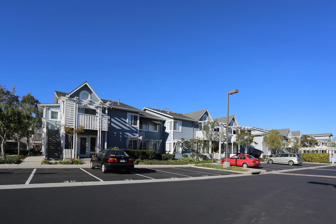 Poinsettia Station Apartments in Carlsbad, CA - Building Photo