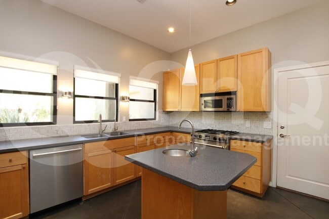 5844 E Carefree Mountain Dr in Carefree, AZ - Building Photo - Building Photo