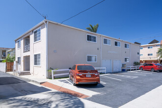 2400 Vanderbilt Ln in Redondo Beach, CA - Building Photo - Building Photo