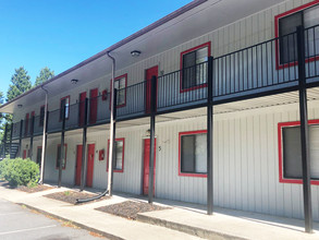 The Cedars Apartments in Mooresville, NC - Building Photo - Building Photo