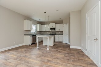 1224 Black Oak Cir in Clarksville, TN - Building Photo - Building Photo