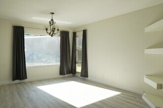 39220 Karen St in Cathedral City, CA - Building Photo - Building Photo