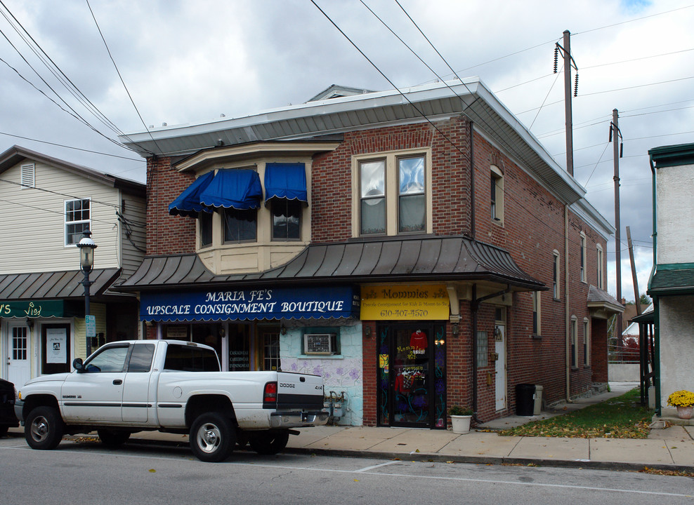 117 E King St in Malvern, PA - Building Photo