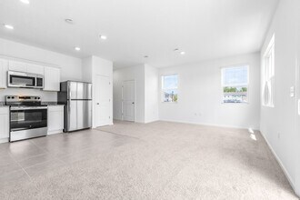 3265 Vesara Dr in Davenport, FL - Building Photo - Building Photo