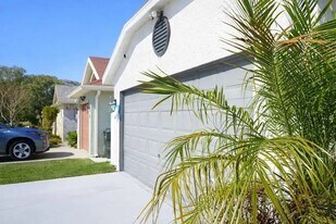 11316 Maybrook Ave in Riverview, FL - Building Photo