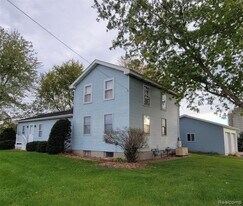 16981 M-52 in Chelsea, MI - Building Photo
