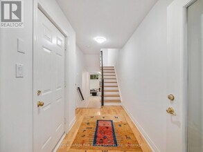 81 Brant St in Oakville, ON - Building Photo - Building Photo