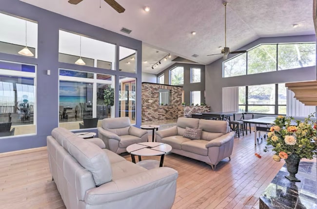10830 Oakdale Terrace in Seminole, FL - Foto de edificio - Building Photo