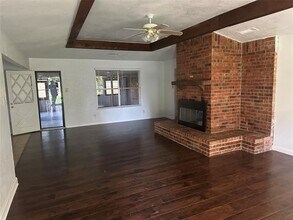 1614 Tenderfoot Ln in Desoto, TX - Foto de edificio - Building Photo