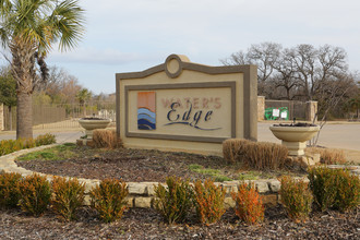 Water's Edge Condominium in Lake Dallas, TX - Building Photo - Building Photo