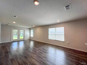 5257 Peach Dr in Milton, FL - Building Photo - Building Photo