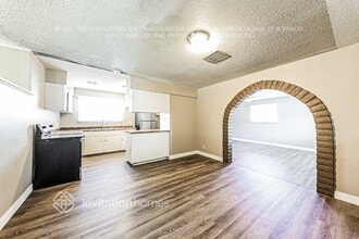 6921 W Hazelwood St in Phoenix, AZ - Foto de edificio - Building Photo