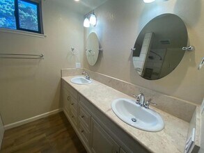 585 Hawthorne St in Monterey, CA - Building Photo - Building Photo