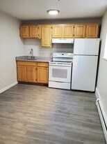 580 Cummins Hwy in Boston, MA - Building Photo