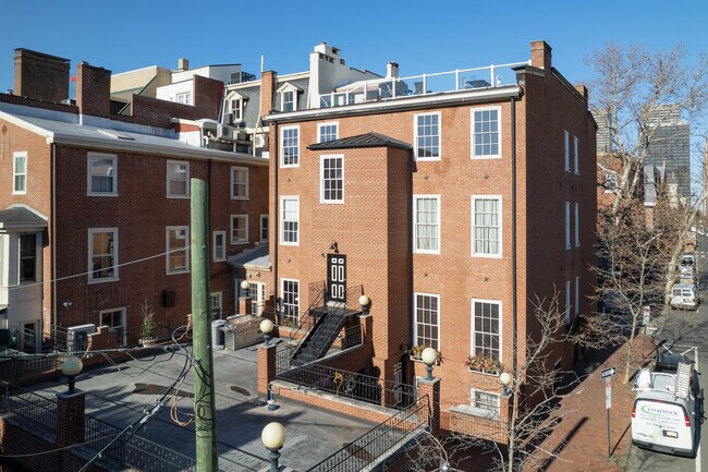 2000-2002 Delancey Pl